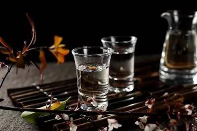 关于白酒,易中天是这么说的,真精辟