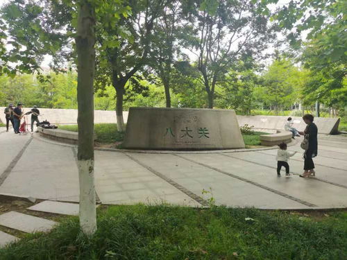 青岛一天 海边偶遇嫂子,晚饭解决了,啤酒厂想起一件事,喝酒免费了