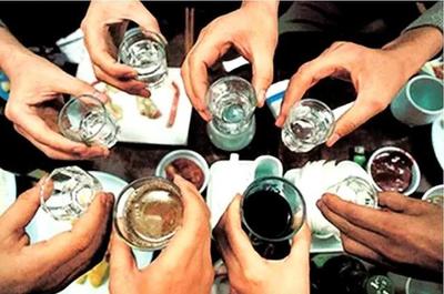 古人喝酒和现代人喝酒完全不一样,中国酒文化原来是这样的